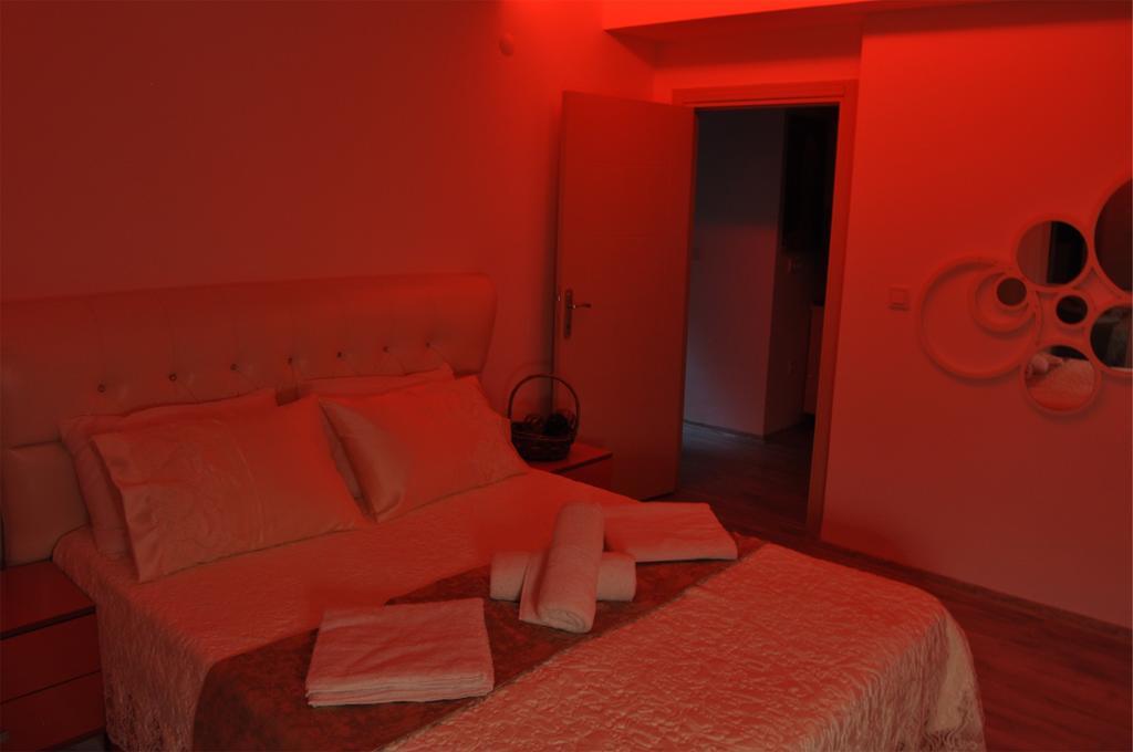 Hera Suites Apartment *